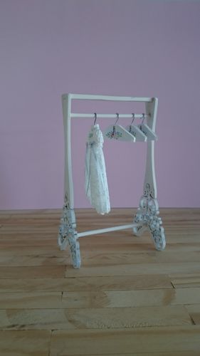 0050-Original furniture for hanging clothes
