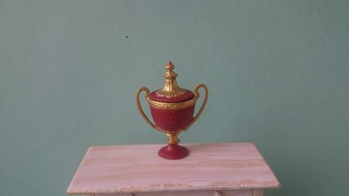 B156-Elegant vase